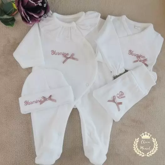 Conjunto babygrow branco primeira roupinha, body, calça e gorro