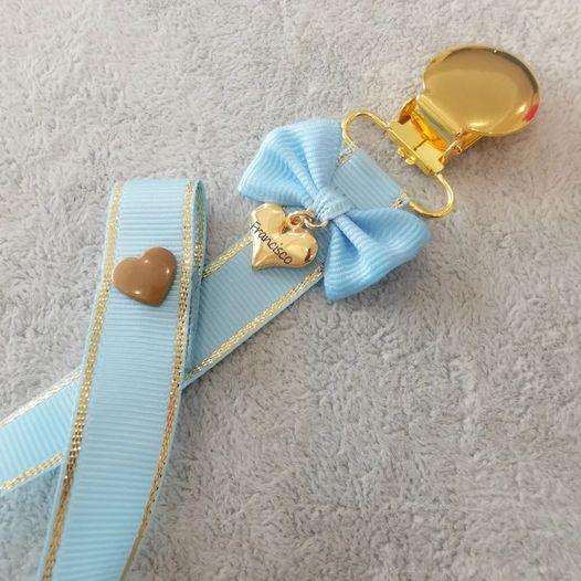 fita chupeta azul bebé dourado e laço azul bebé